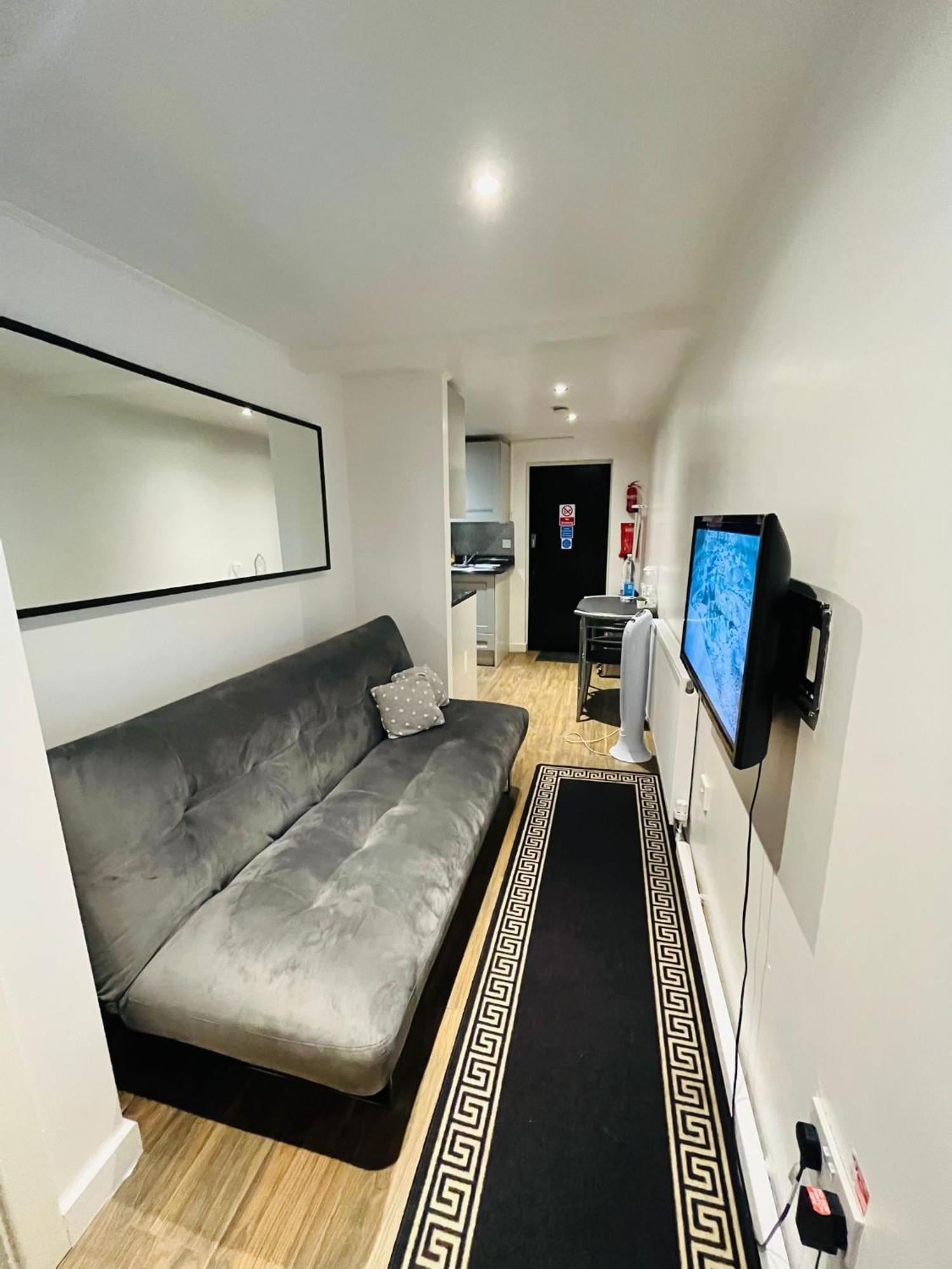 Exclusive Private One Bedroom * Лондон